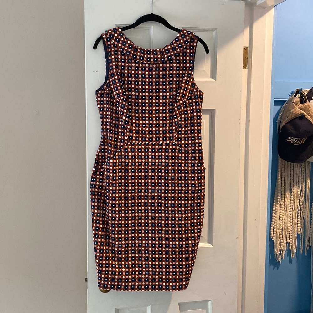 Sleeveless boatneck Boden dress